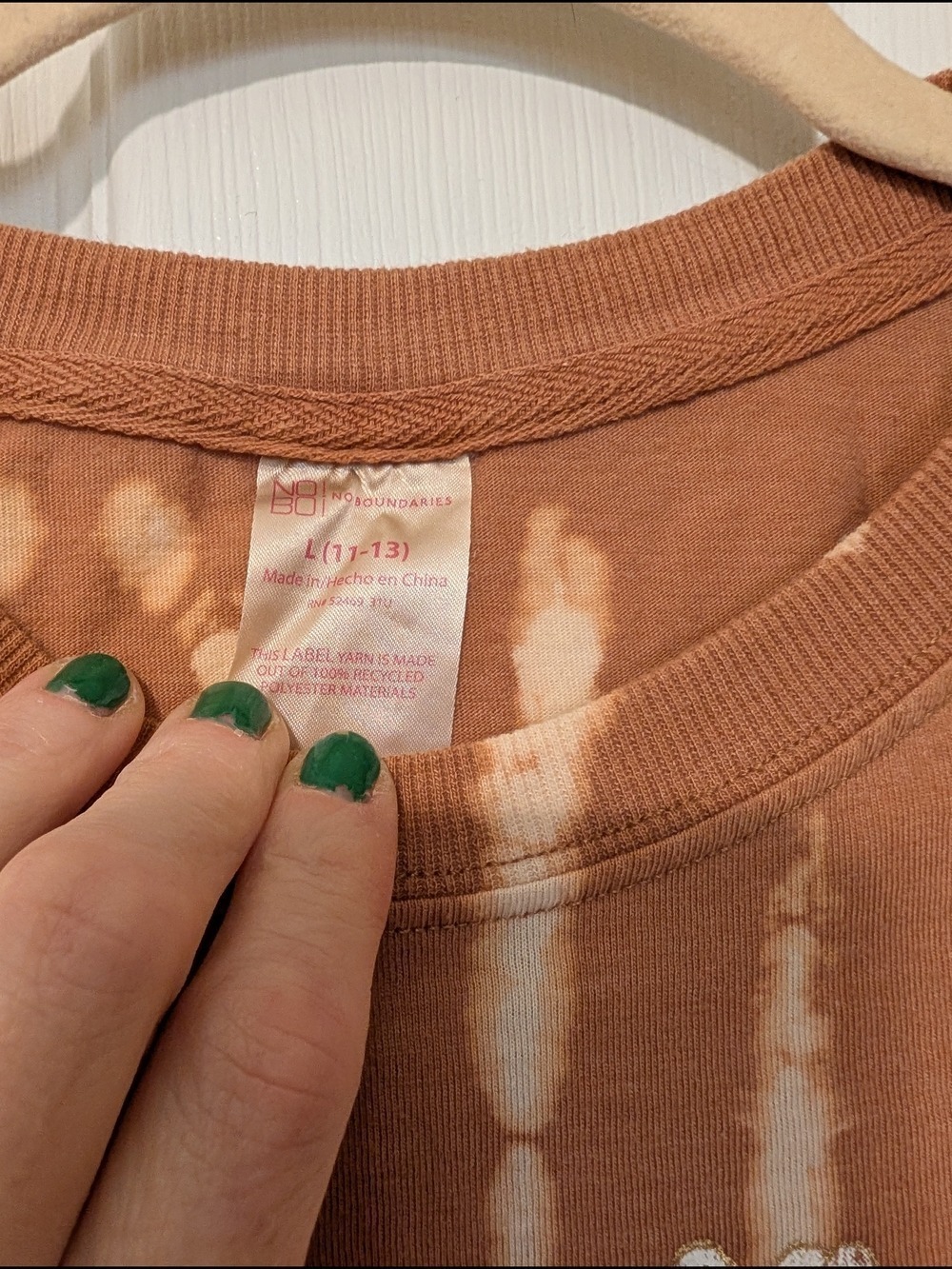 No Boundaries Brown Tie-Dye Daisy Graphic Crop Top - Picture 5 of 5